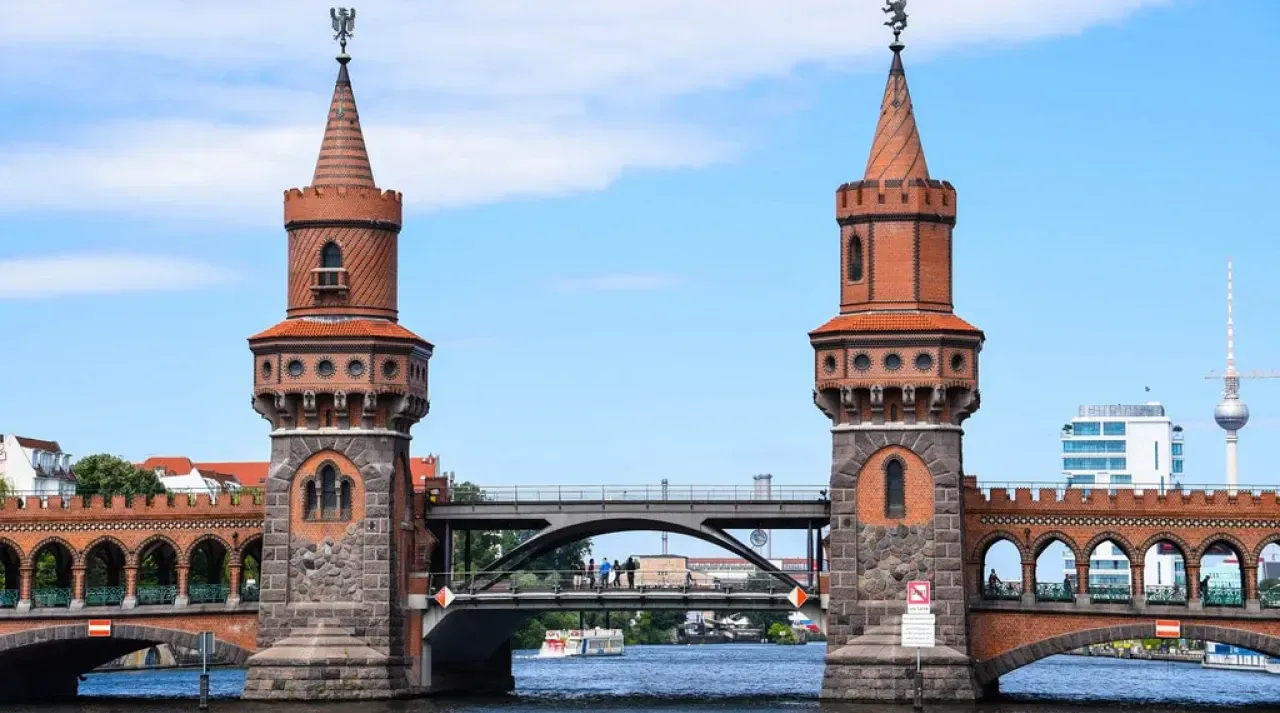 Oberbaum Bridge in Berlin 