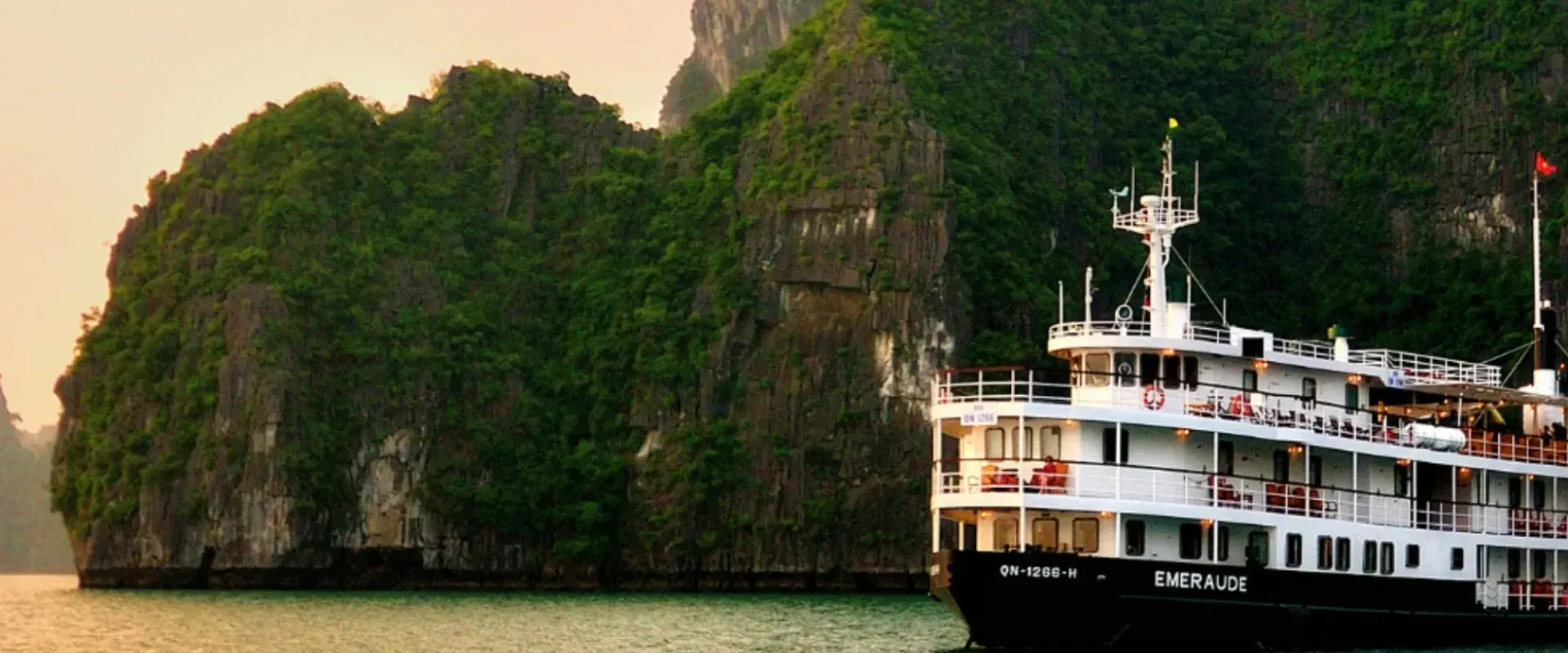 Emeraude Classic Cruise, Halong Bay